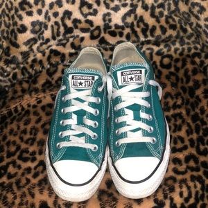 ☁️ Converse?
                         ☁️Converse.